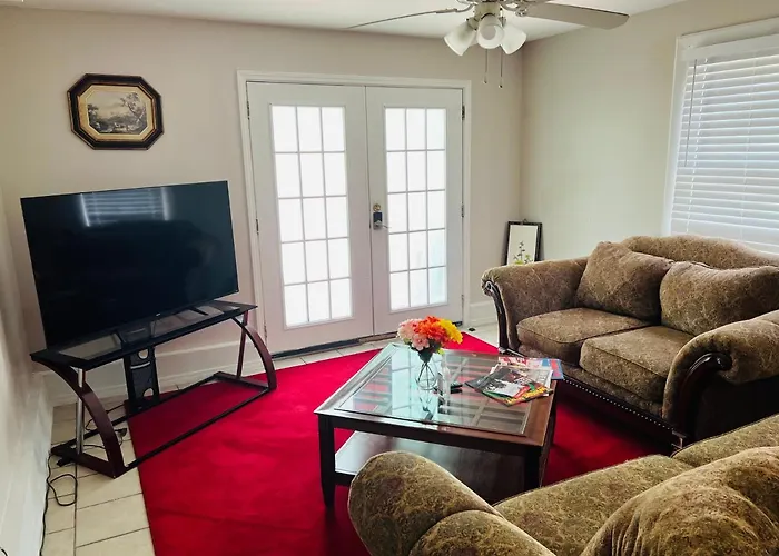 Near French Quarter Nice Two Bedrooms+